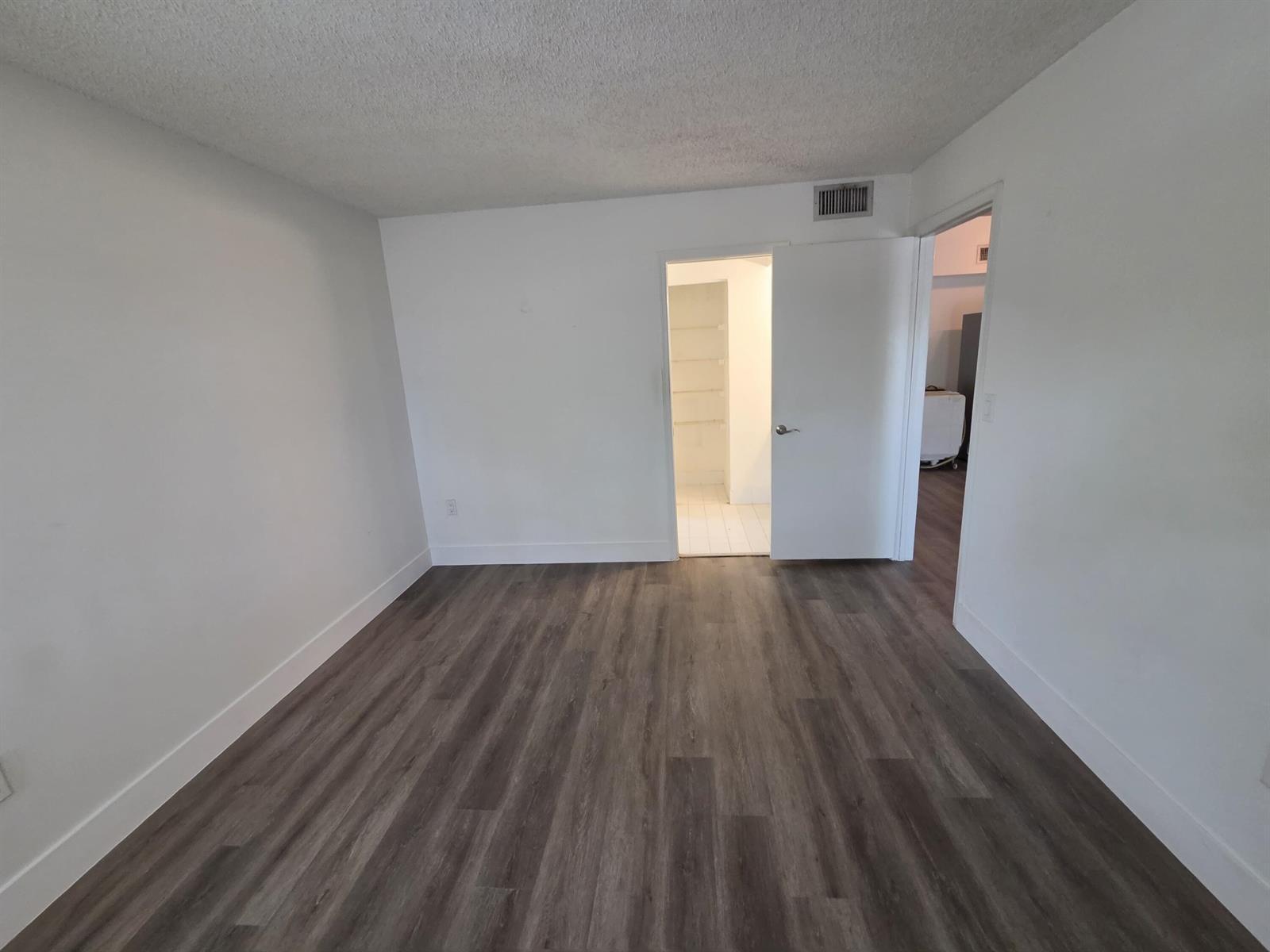 Building Photo - 12112 Saint Andrews Pl