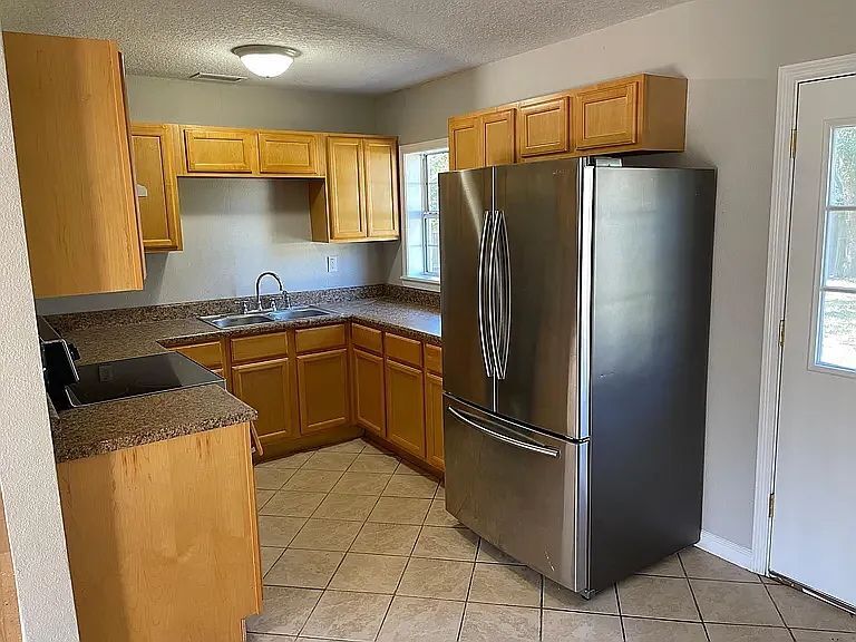 Building Photo - 4028 Loys Dr