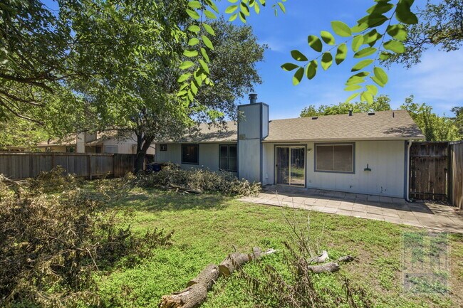 Building Photo - 9002 Marsh Dr