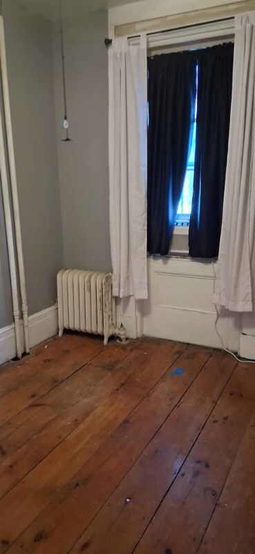 Building Photo - 204 Main St