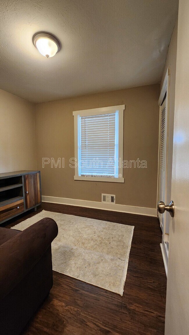 Building Photo - 157 Sunrise Cir