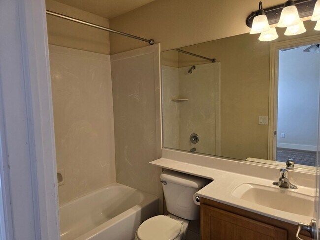 Building Photo - Southern View Subdivision Townhome