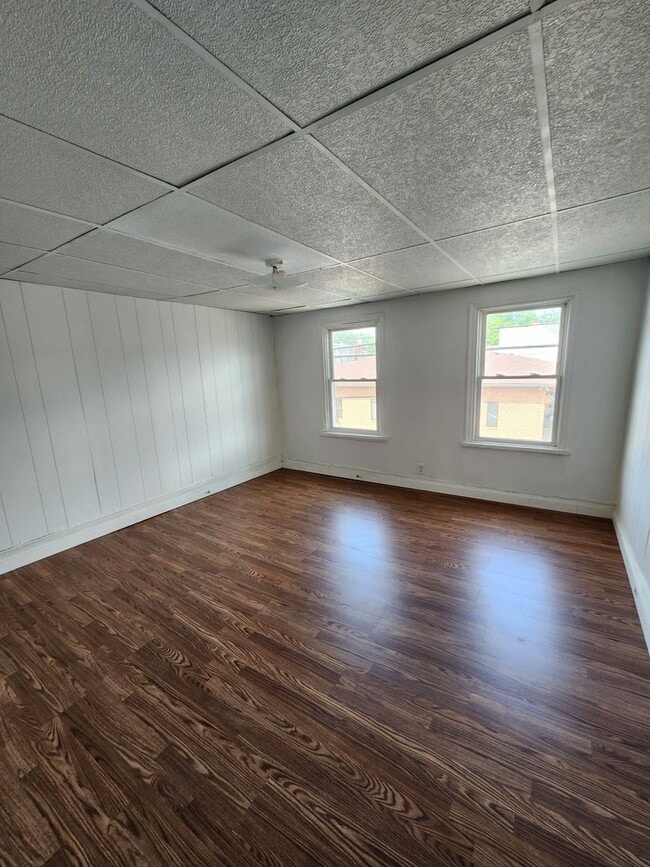 Building Photo - 3 Bedroom Home Available in Harrisburg!