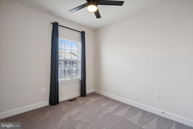 Building Photo - 13827 Litespeed Way
