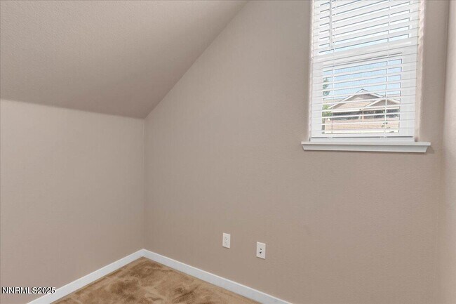 Building Photo - 916 Garden Ct