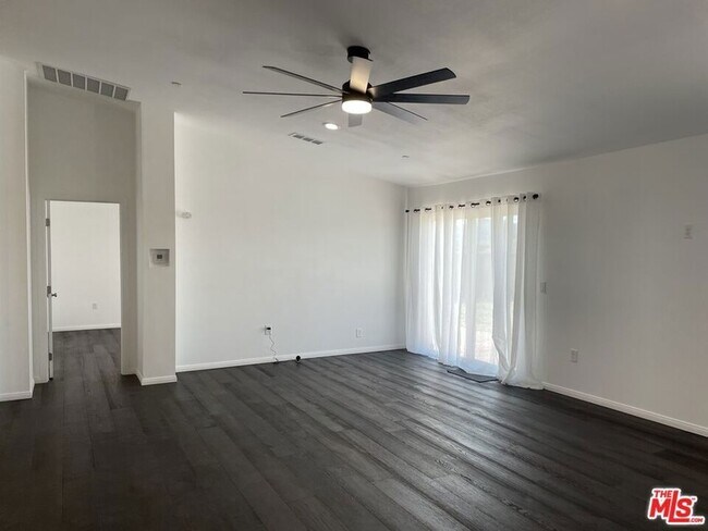 Building Photo - 2877 Gram Dr