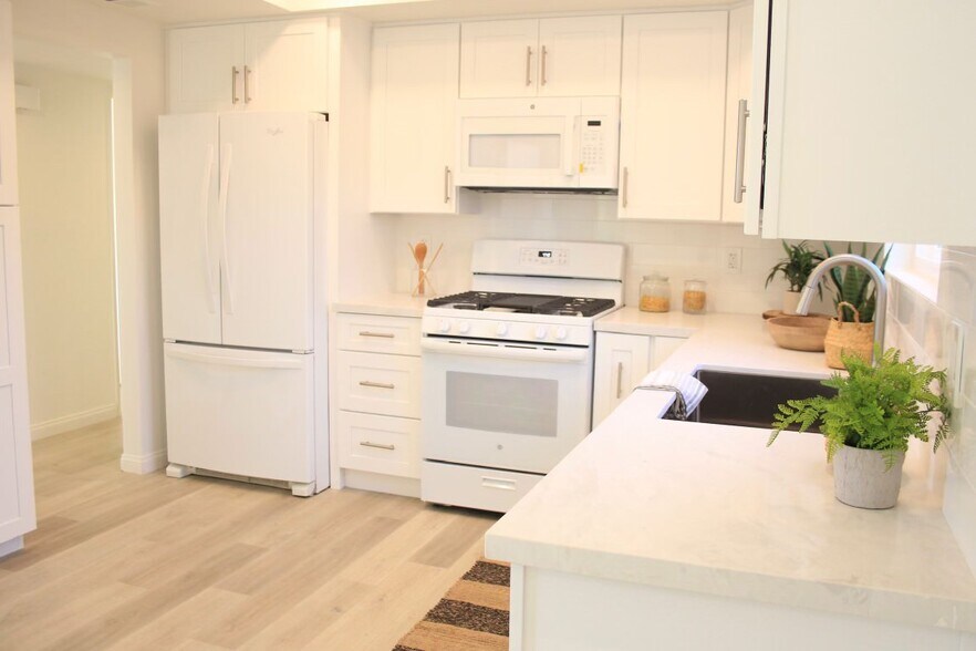 Building Photo - 26753 Avenida Las Palmas