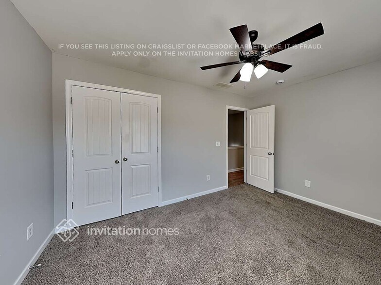 Building Photo - 227 Bandelier Cir