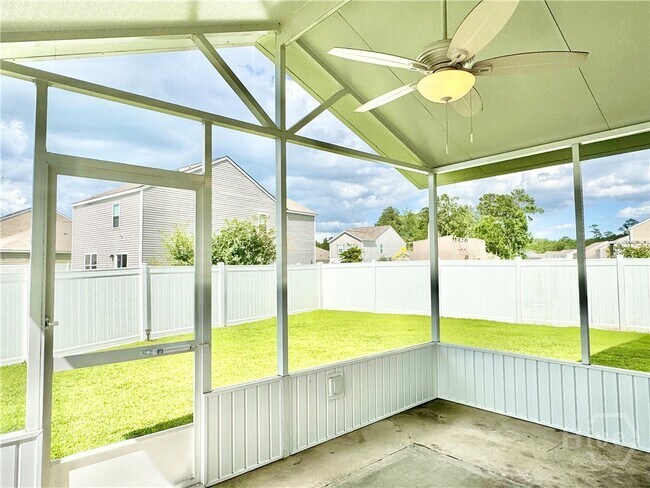 Building Photo - 125 Butternut Ct