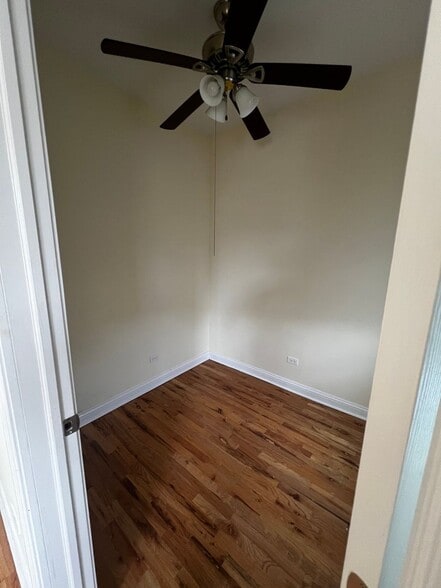 Building Photo - 4528 S Hermitage Ave