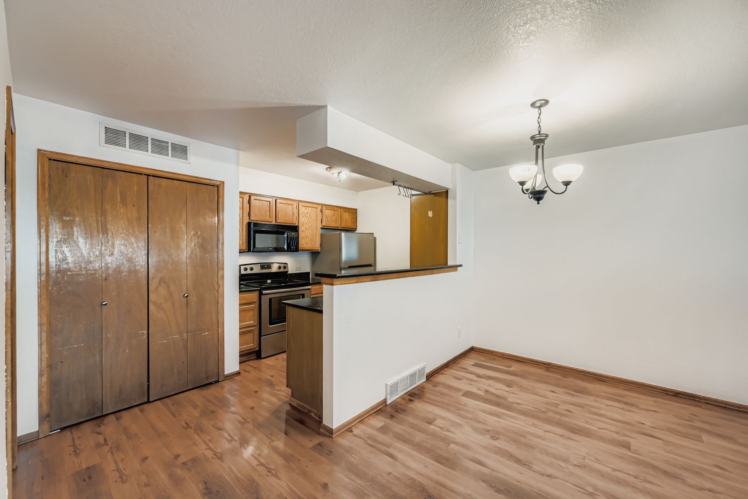 Building Photo - 5056 Buckingham Rd