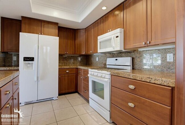Building Photo - Spacious 3Bdm 2Ba Home Near Lake San Marcos!