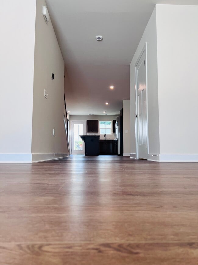 Building Photo - 415 Camarillo LN