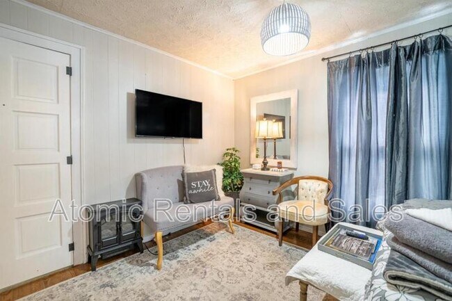 Building Photo - 714 E Jefferson St