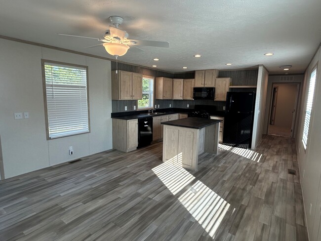 Building Photo - 5153 Tokay Dr
