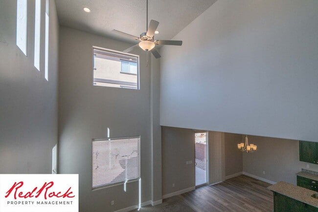 Building Photo - 3 Bedroom Hurricane Townhome With Scenic Views