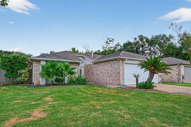 Building Photo - 3403 Hillstone Dr