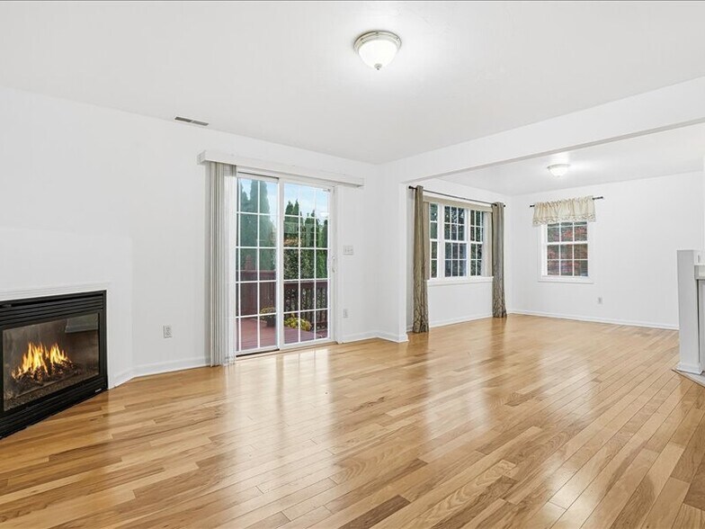 Building Photo - 20 Frongillo Farm Rd