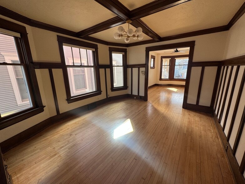 Building Photo - 2992 S Wentworth Ave