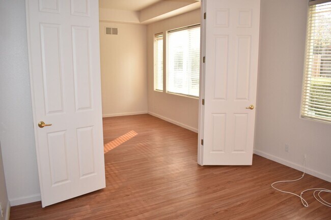 Building Photo - 469 Anacapa Dr