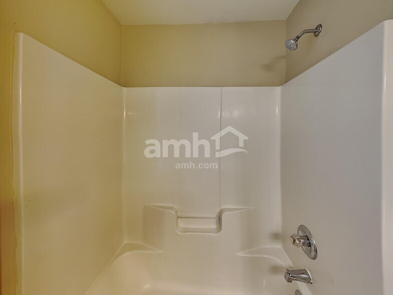 Building Photo - 7355 Sedgebrook Dr W