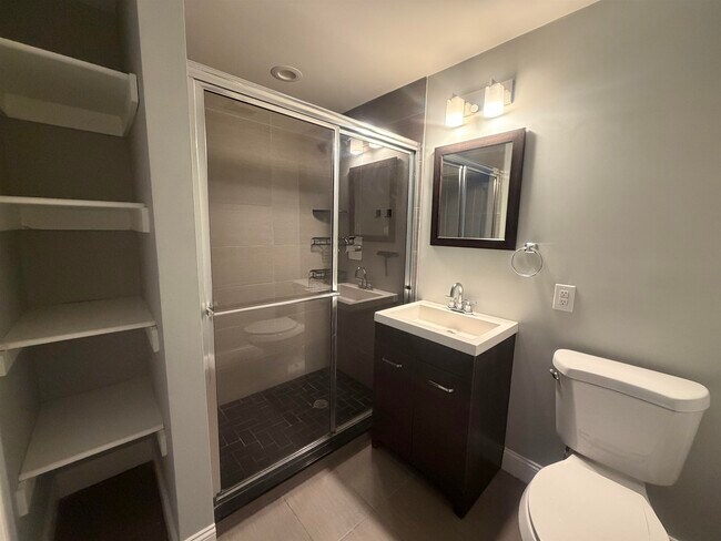 Building Photo - 10 Ford Ave