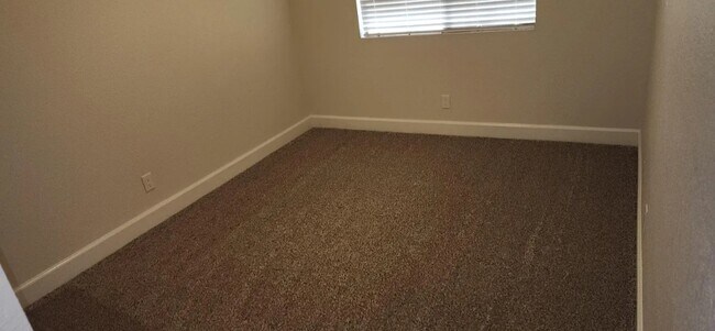 Building Photo - 2090 N Berkeley Ave