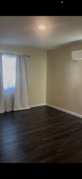 Livingroom - 144 F St