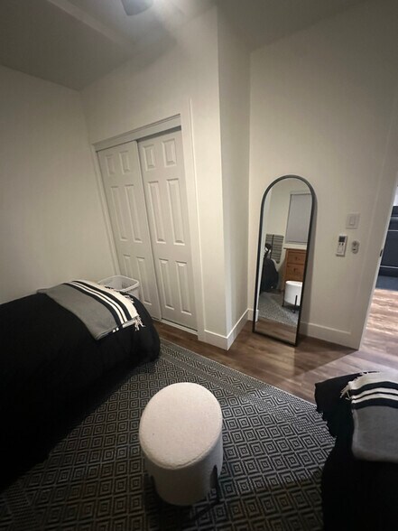 Building Photo - 935 Marietta St