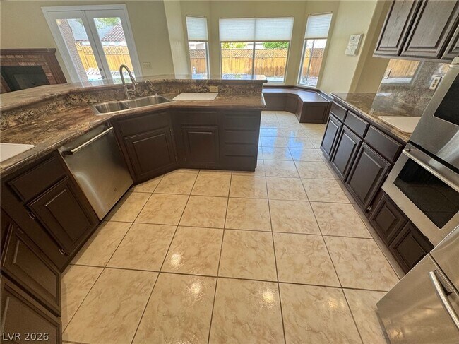 Building Photo - 8240 Tivoli Cove Dr
