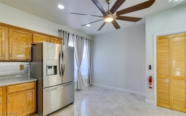 Building Photo - 2659 Lochleven Way