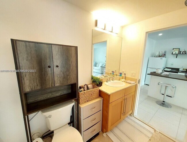 Building Photo - 945 Michigan Ave