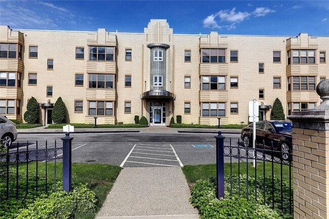 Building Photo - 1180 Narragansett Blvd