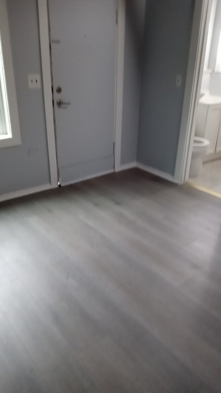 Building Photo - 430 S Holladay Dr