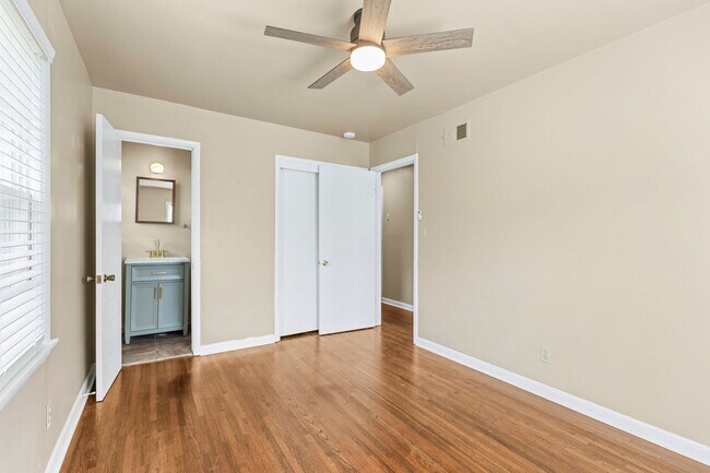 Building Photo - Charming 3-Bedroom Home Near the Rose Dist...