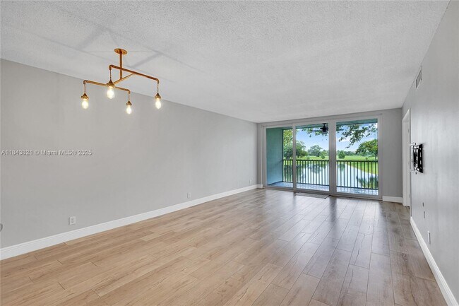 Building Photo - 3151 N Course Ln