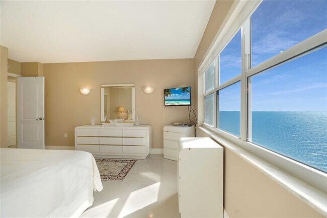 Building Photo - 3400 Galt Ocean Dr