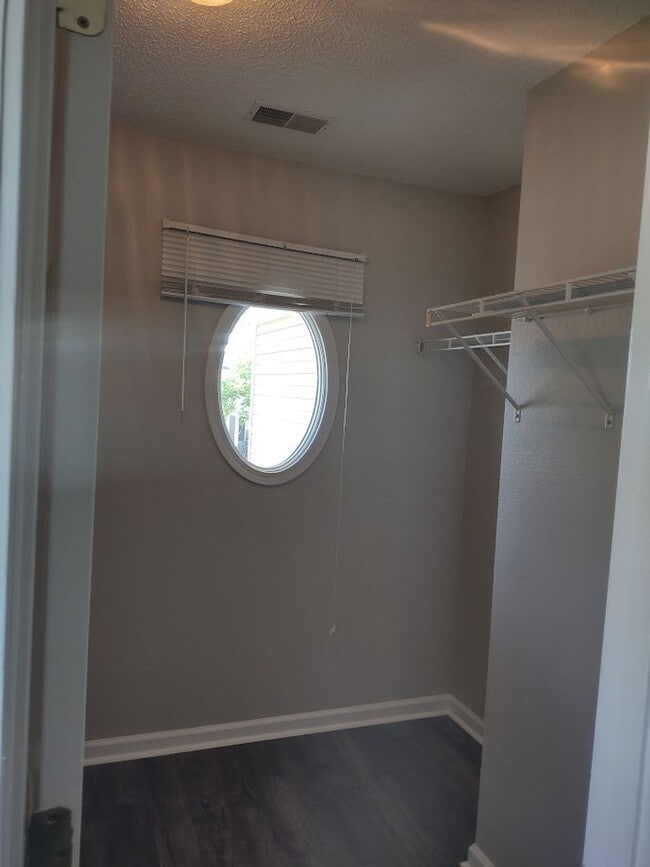 Building Photo - Wonderful Four Bedroom Home in Northeast C...