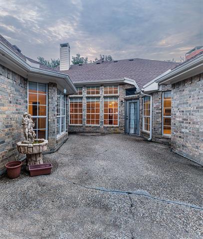 Building Photo - 9611 E Oaks Ln