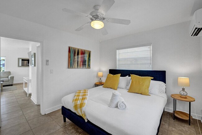 Building Photo - 335 Desoto St