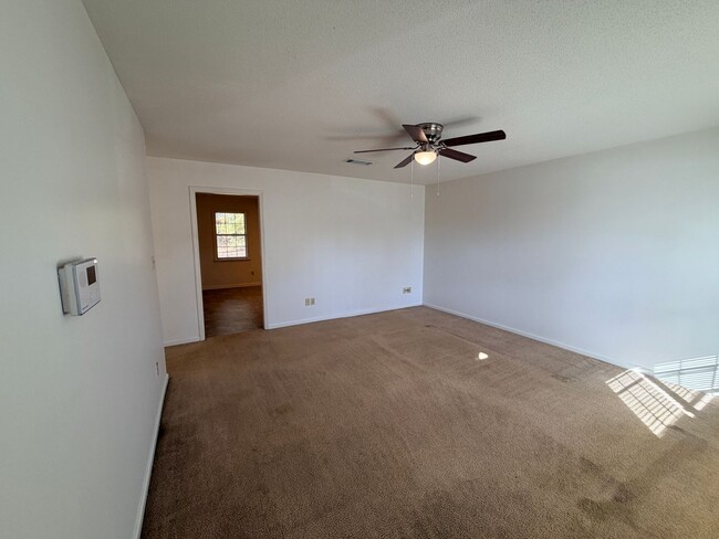 Building Photo - 2206 Pulaski Cir