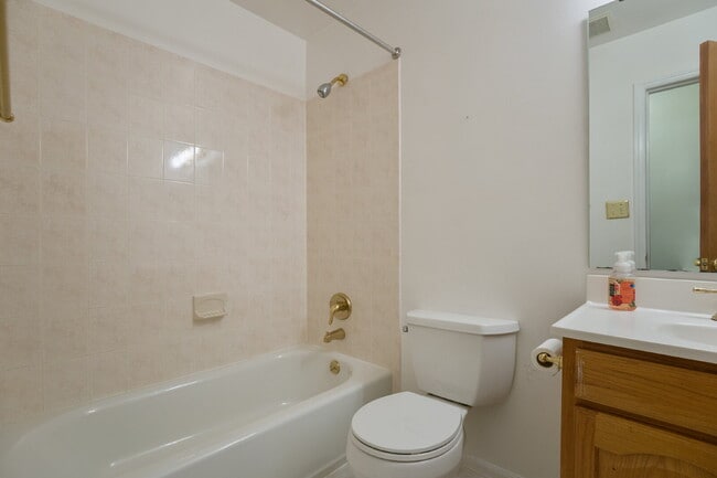 Building Photo - 2411 Old Gate Ct