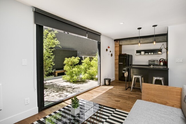 Building Photo - Hollywood Biltmore