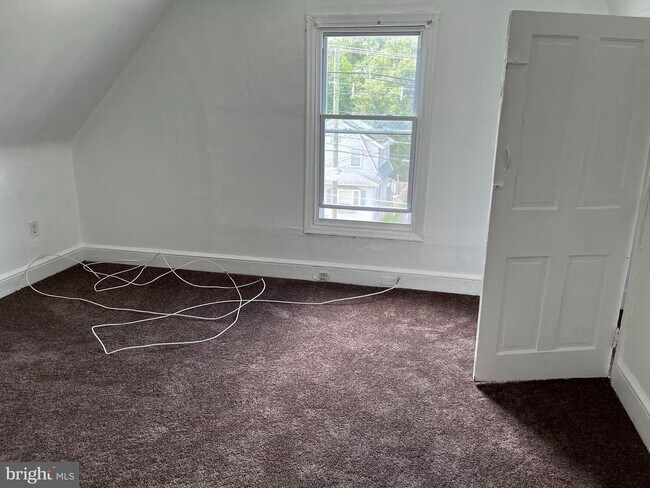 Building Photo - 5-507-AP5 Broadway