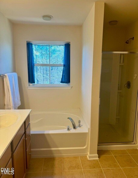 Building Photo - 408 Berry Chase Way