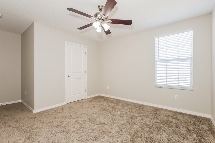 Building Photo - 6807 Blue Moon Wy