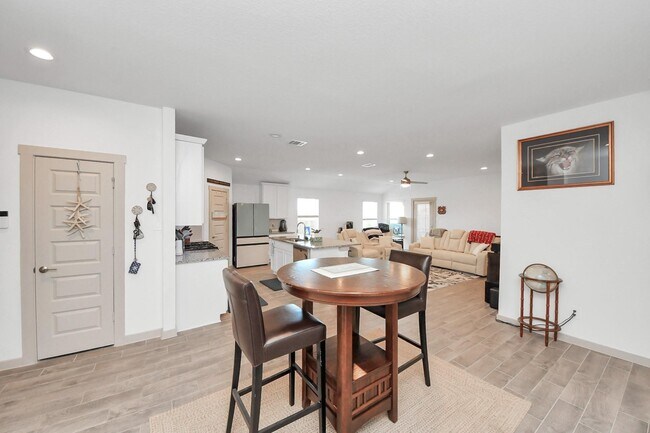 Building Photo - 13521 Bonita Is Wy