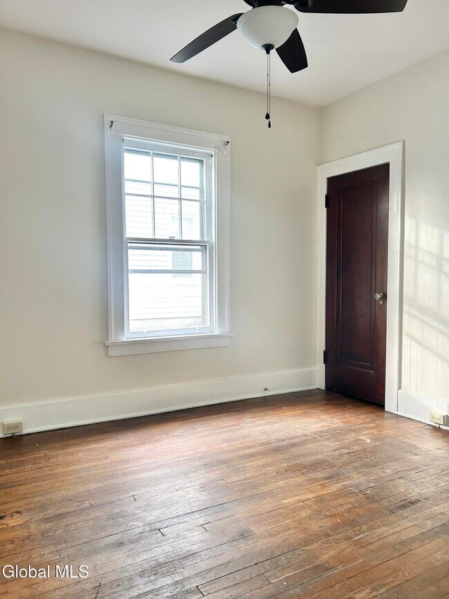 Building Photo - 1204 19th St