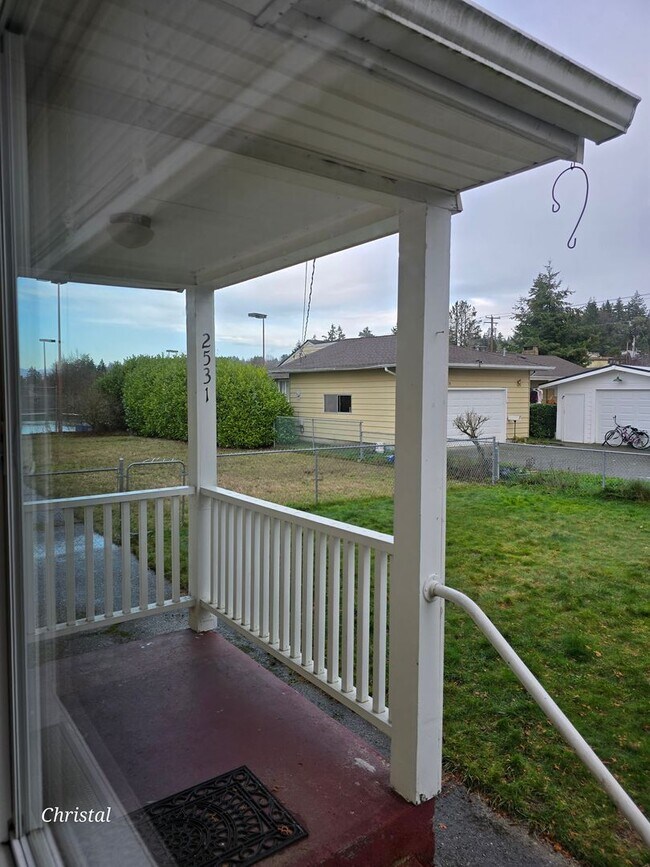 Building Photo - 2531 Stephenson Ave