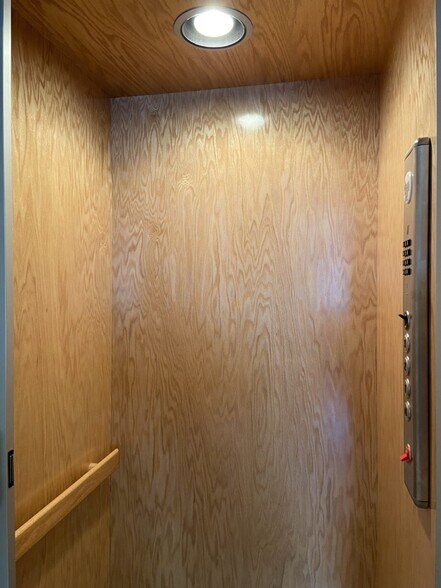 Building Photo - 1334 Anza St